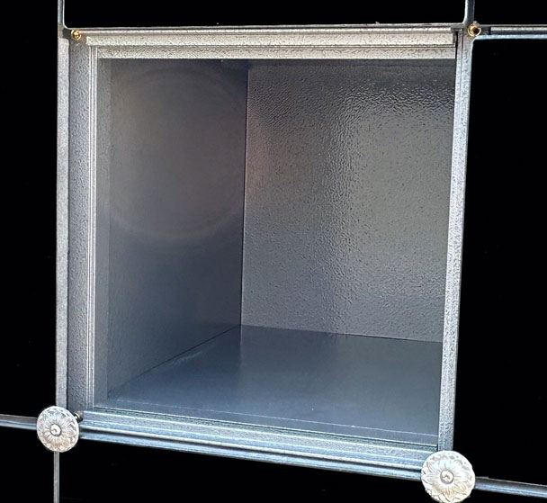 Aluminum Niche Interior View 16.85 x 15.49 cm